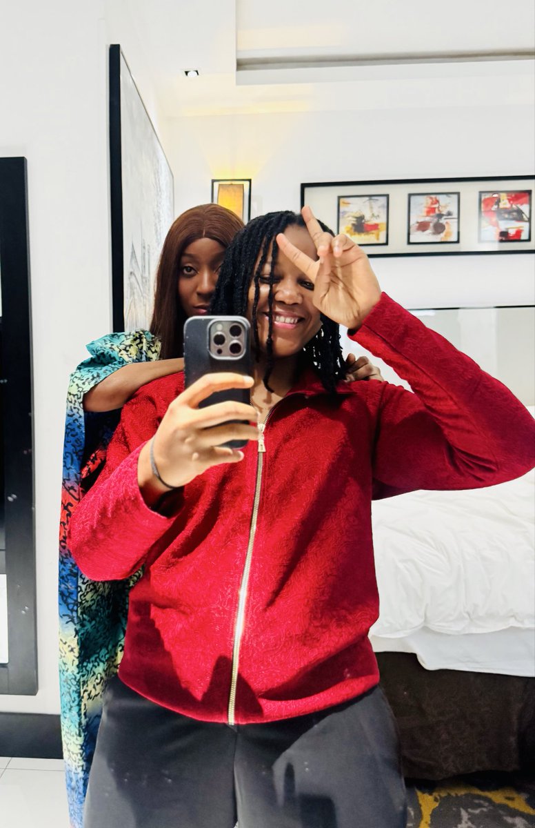 Happy birthday my junior sister <a href="/TheSerahIbrahim/">SERAH IBRAHIM</a> 🤣. Live long and live well onyi isi 😩