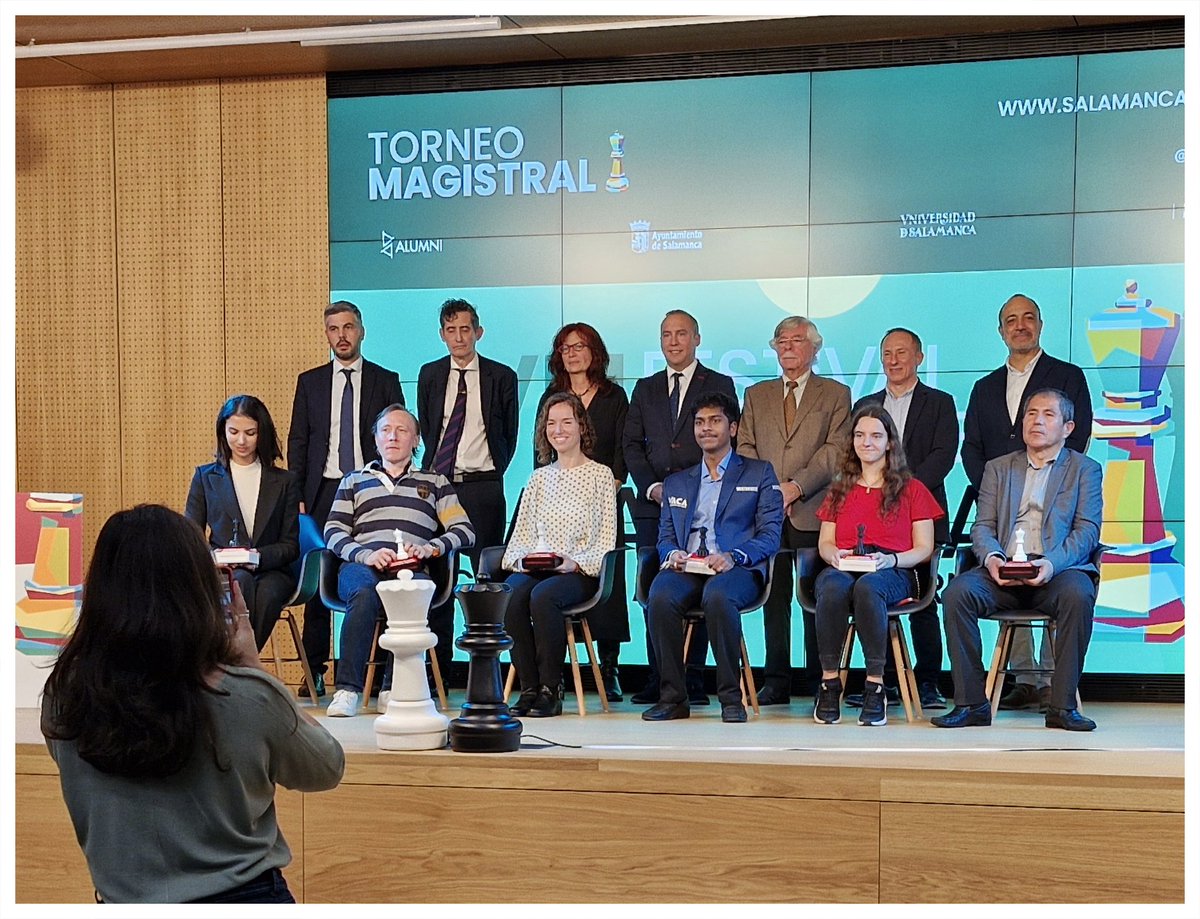 amadordelanava's tweet photo. Ayer se celebró el acto inaugural del VIII Festival Salamanca Cuna del Ajedrez Moderno. Hoy comienzas las partidas, a partir de las 16:00 en el Centro Internacional del Español. También se pueden seguir a través de la web

https://t.co/EeqompSKcz https://t.co/cJjgdzuiz4