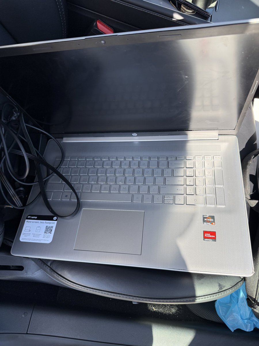 tech_twi's tweet photo. HP 17 Laptop 17-cp0700dx 
- Ryzen 5 5500u 2.1GHz 
- 512GB SSD
- 8GB RAM 
- 17.3-inch FHD IPS 

Price 5,400ghc including delivery to your location. 

WhatsApp 0550341226 https://t.co/dElFQGLypc