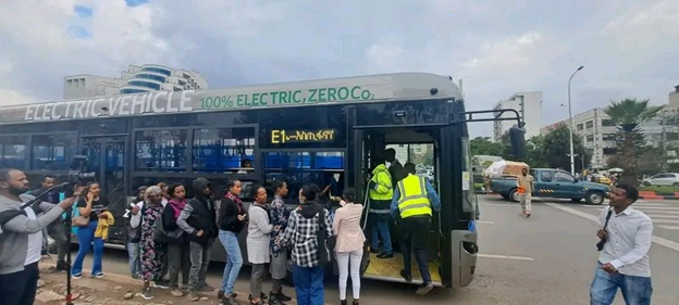 🚗 Accelerating Africa’s move to E-Mobility.

Did you know that global transport emissions account for 15% of greenhouse gases, and in Africa, they’re growing at 8% annually?

At the same time, one in three used petrol vehicles exported worldwide ends up in Africa. That means