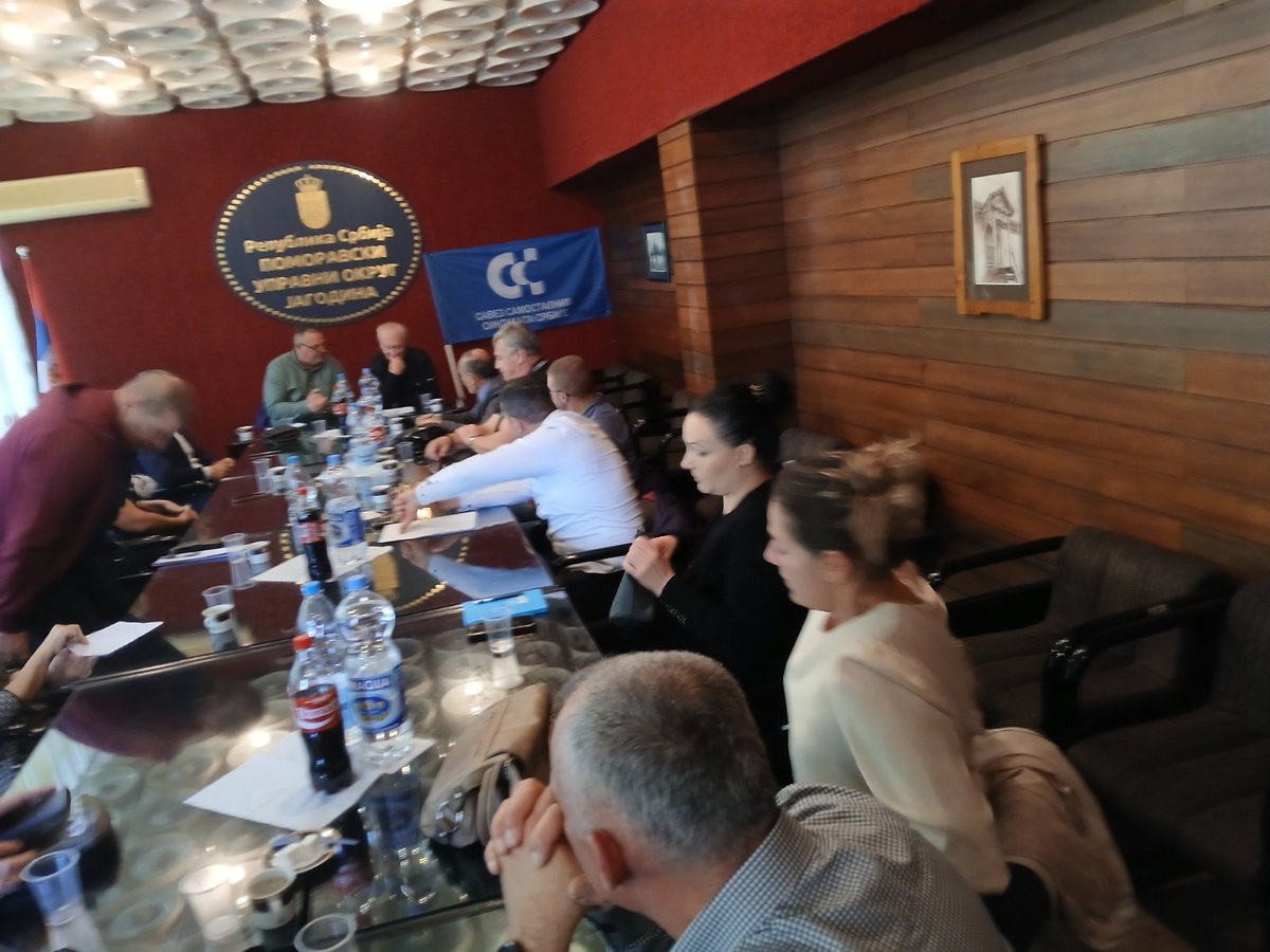 samostalnih's tweet photo. Jagodina podržala inicijativu za javnu sednicu Saveza samostalnih sindikata Srbije u Beogradu! 💪🤝
#SSSS #Sindikat #Radnici #Beograd #Jagodina https://t.co/W3UfAfkRv6
