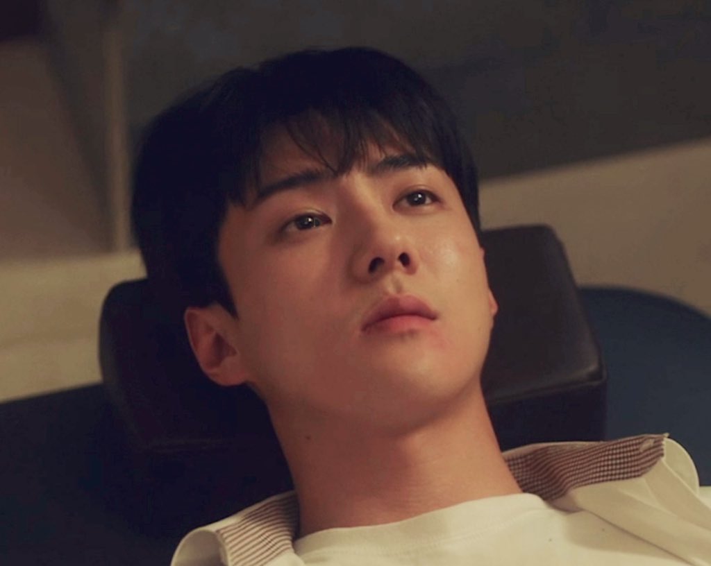 Sehun: i pray for the hyungs every night and this is how y'all treat me?