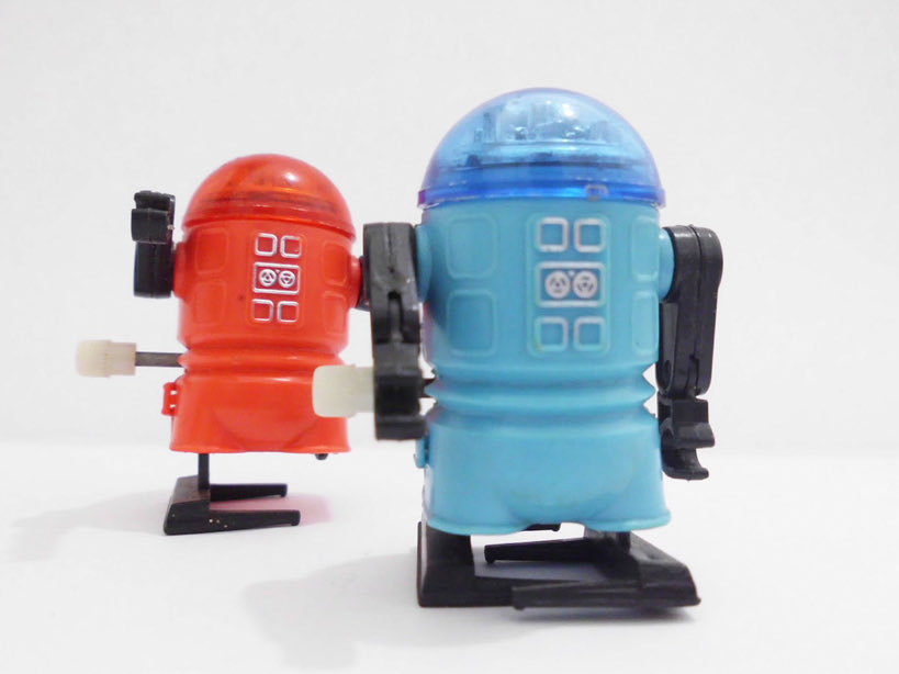 PlaymoNostalgia's tweet photo. WE post
Los robotitos de PLAYMOBIL fabrocados por la brasilera TROL compartían la mayoría de rasgs con sus hermanos alemanes, excepto el domo traslucido de la cabeza. En aquel momento..-->> https://t.co/70LwuQwpAn

#playmobil #TROL #ANTEX #redeglobo #brinqueidos #Brasil https://t.co/D2Goeiwo10