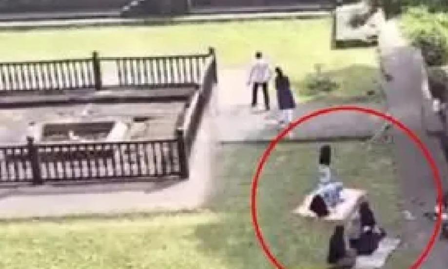 Laxman44868875's tweet image. They offer namaz on roads, in buses, trains, airplanes, and now in our temples and heritage structures. This will not be accepted and so namaz should be banned at all public places except mosques.  Historical Shanivarwada Not For Namaz   
@astitvam 

 #Ban_Namaz_In_Public_Places