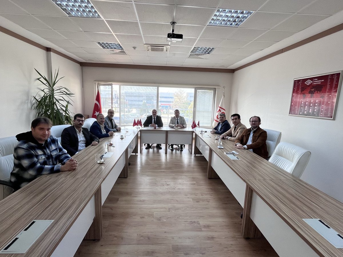 Bursa Sanayi ve Ticaret Odası 50. Komite Başkanı ve Üyeleri Aydın Özdemir – Komite Başkanı Meclis ÜyesiOsman Arslan – Meclis Üyesi
Orxan Kirmanzade – Komite Üyesi
Tezcan Özkan - Komite Üyesi
Önder Kadir Tokçalar – Komite Üyesi Koordinatörlüğümüzü ziyaret etti. <a href="/Husrevmehmet/">Mehmet Hüsrev</a>