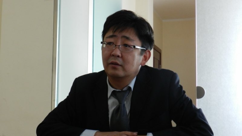 Б.Чимэд агсан амьд ахуйдаа ганцхан хуульчийг хүлээн зөвшөөрч, Үндсэн хуулийн зарим зүйл заалтад алдаа байгаатай санал нэгдсэн нь доктор О.Машбат байсан юм шүү…