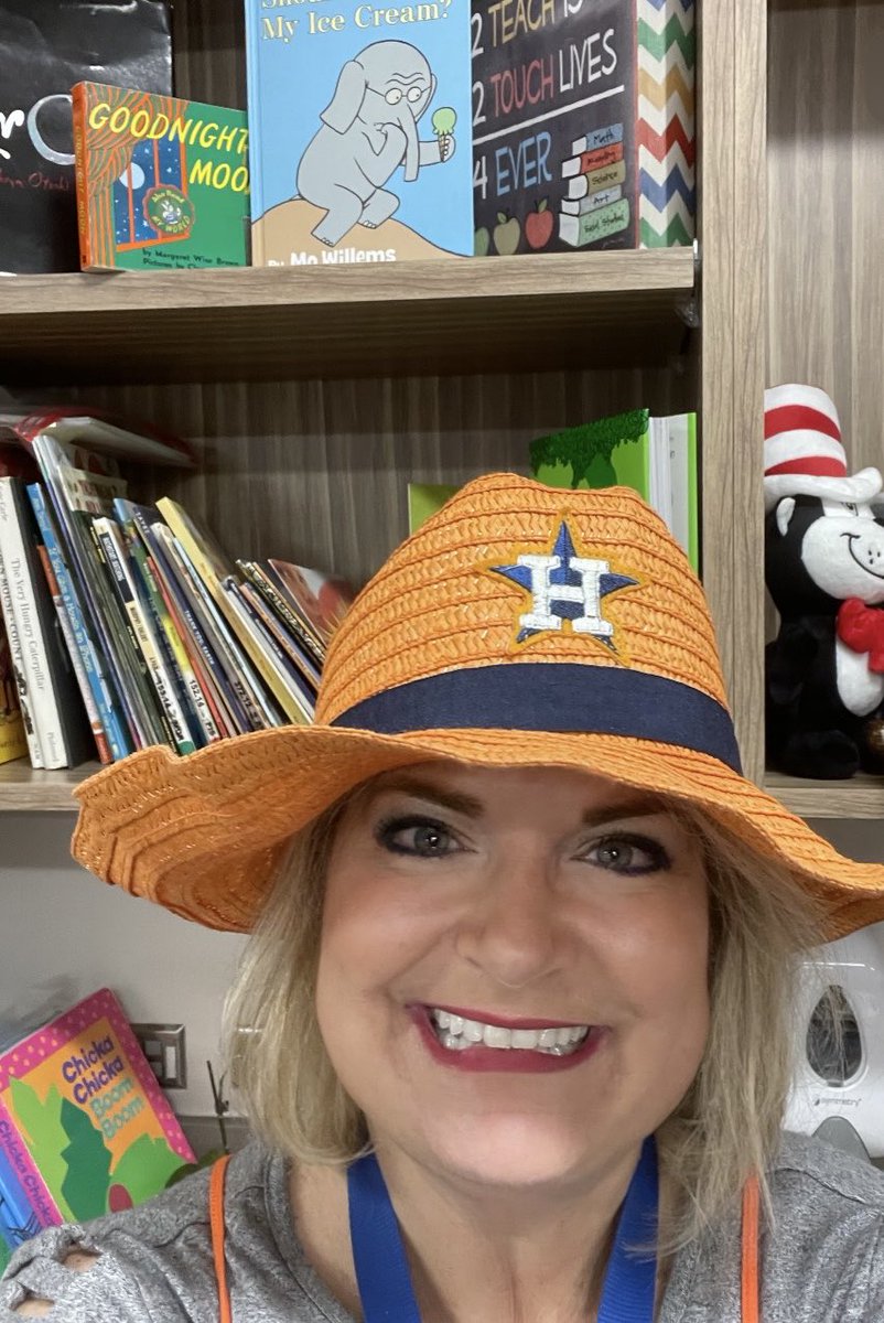 KimTCFromKaty's tweet image. UNITY DAY! We stand together against bullying! We also stand together to represent kind, respect and connection. 🧡 Fly Blue Jays, fly! 💙🤍🐦 @Golbowtweets  #UnityDay2025 #KatyCommUNITY