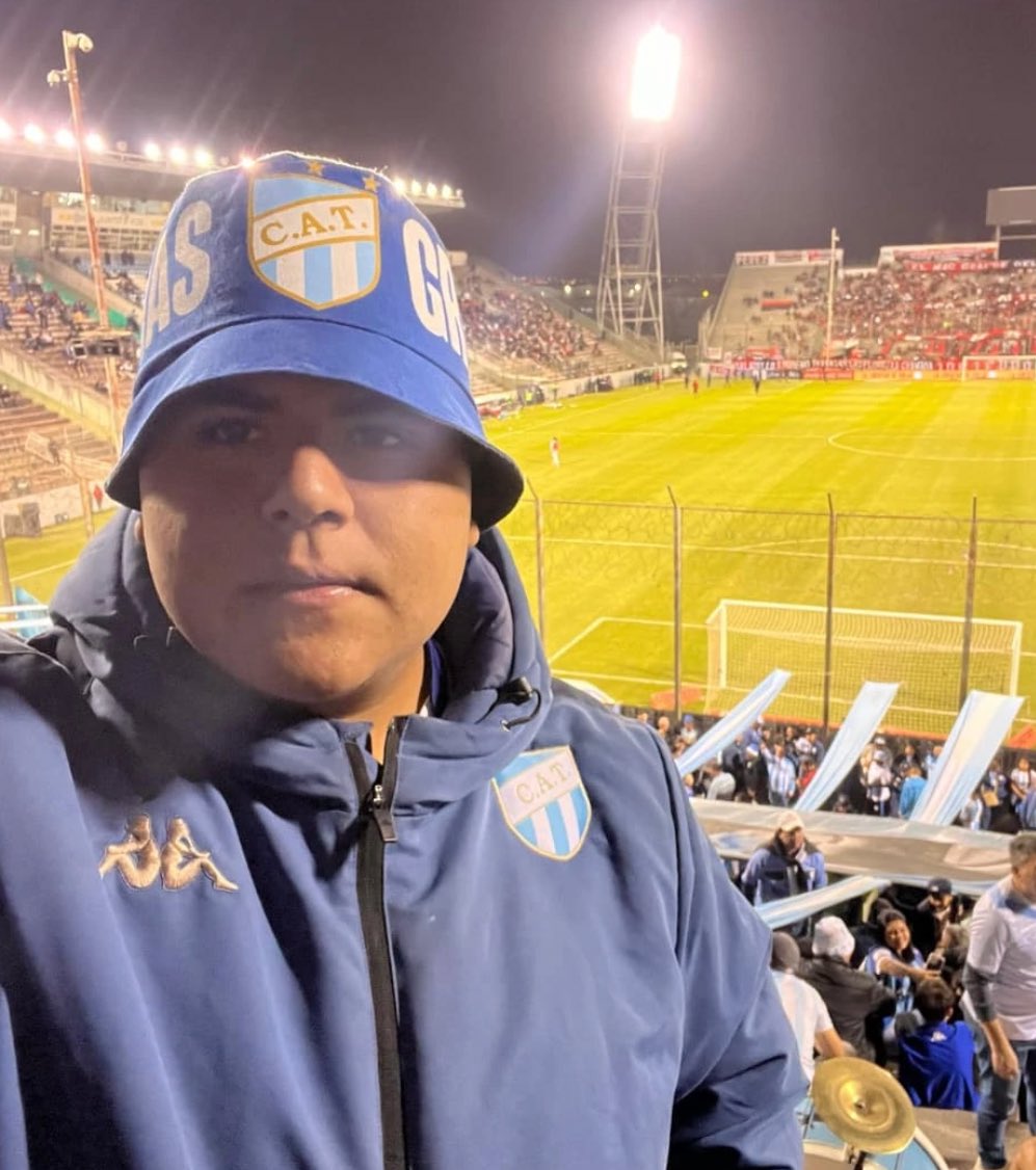 Gente, hoy un decano de ley nos necesita, tuvo un accidente y necesita de nuestra ayuda, su familia necesita solventar los gastos y está haciendo esta rifa, los que quieran colaborar se comunican con Matias Casal, les dejo su número, muchas gracias!

3813306942