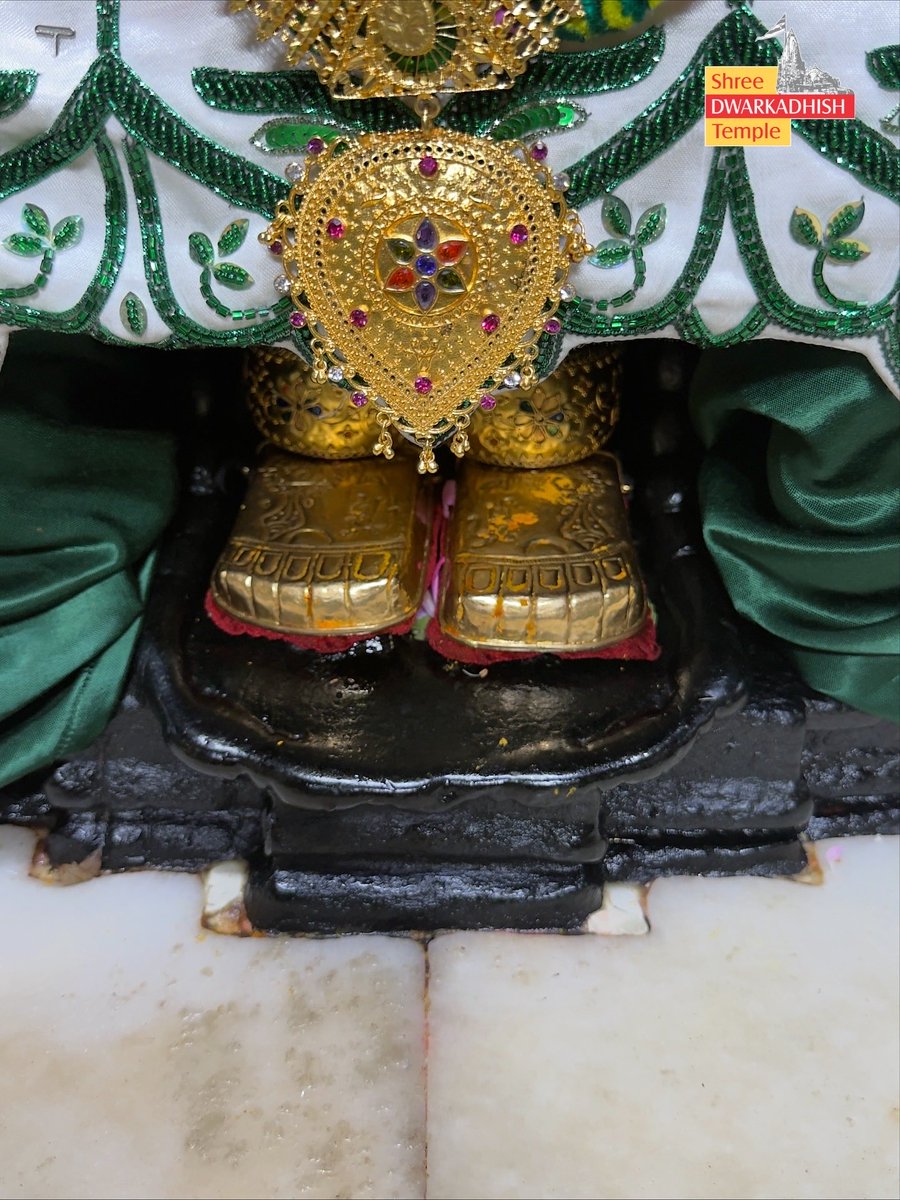 DwarkaOfficial's tweet image. श्री द्वारकाधीश जी के दिव्य श्रृंगार के दर्शन🙏
श्री द्वारकाधीश मंदिर द्वारका,गुजरात
दिनांक :- 22/10/2025 बुधवार
#dwarka #shringaraarti
#ShridwarikadhishmandirOfficial
