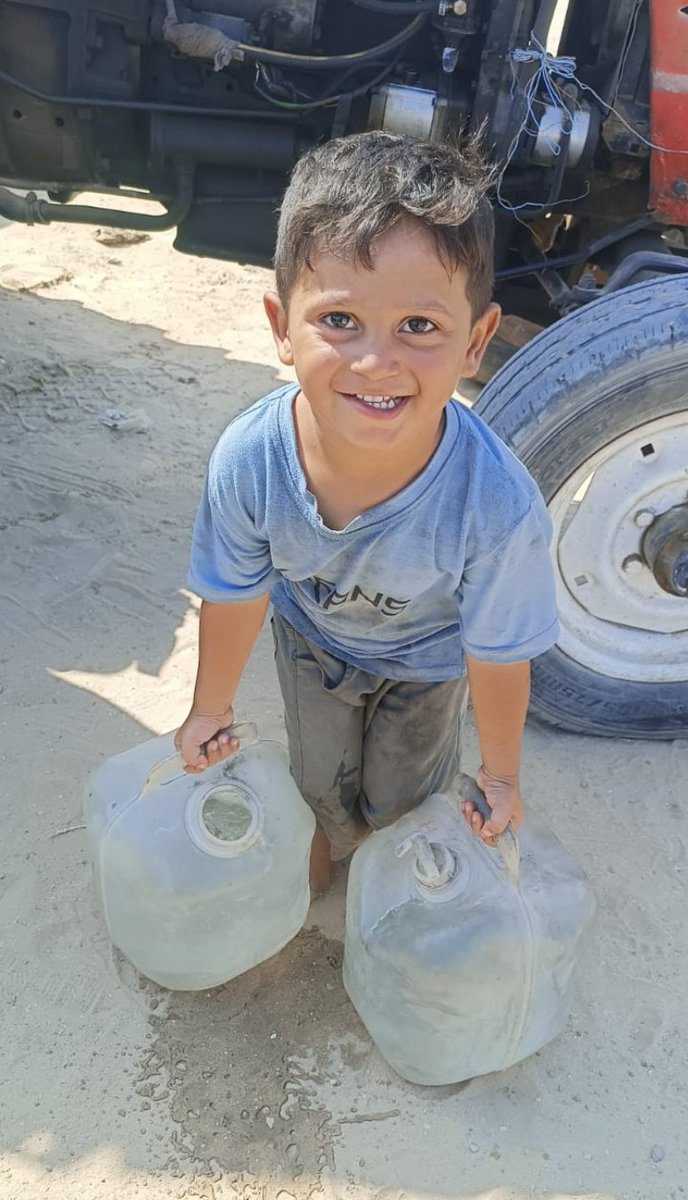 Falasteen_Info's tweet photo. Gaza families have returned home to find only rubble — and no water.
We’ve delivered dozens of water trucks, but the need is growing fast.

Please share &amp; donate now ⤵

https://t.co/s1YnadLXk7

#Gaza #WaterCrisis #FalasteenFreed https://t.co/a3pjnUqZIs