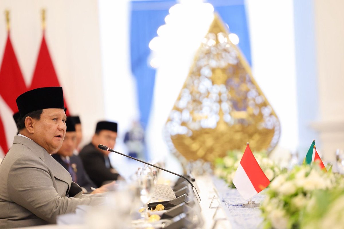 Formal diplomatic relations between South Africa and Indonesia were established in 1994. These relations were elevated to a strategic level in 2008 with the signing of the Joint Declaration on a Strategic Partnership for a Peaceful and Prosperous Future.
 
The bilateral relations