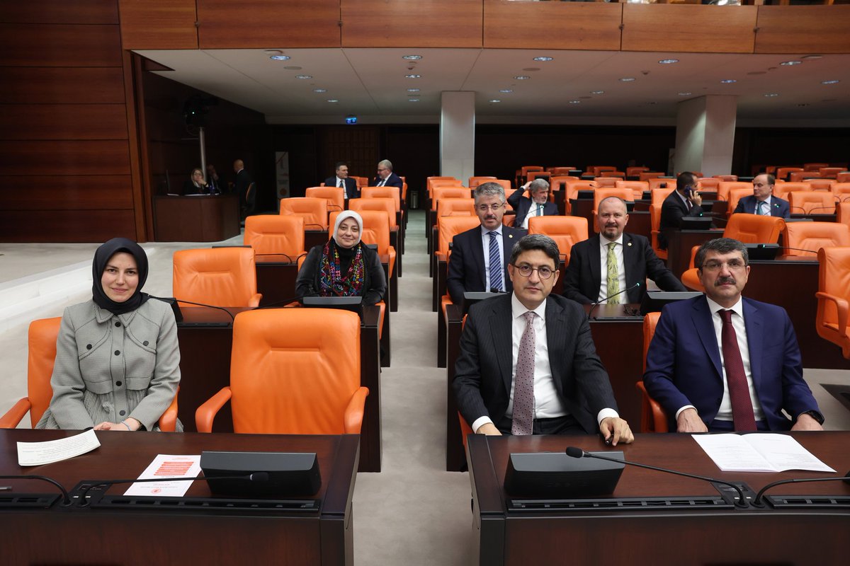 📍TBMM |Genel Kurul

 "229 Sıra Sayılı Vakıflar Kanunu ile Bazı Kanunlarda Değişiklik Yapılmasına Dair Kanun Teklifi" görüşmelerini gerçekleştirmek üzere Genel Kurul çalışmalarımıza devam ediyoruz.