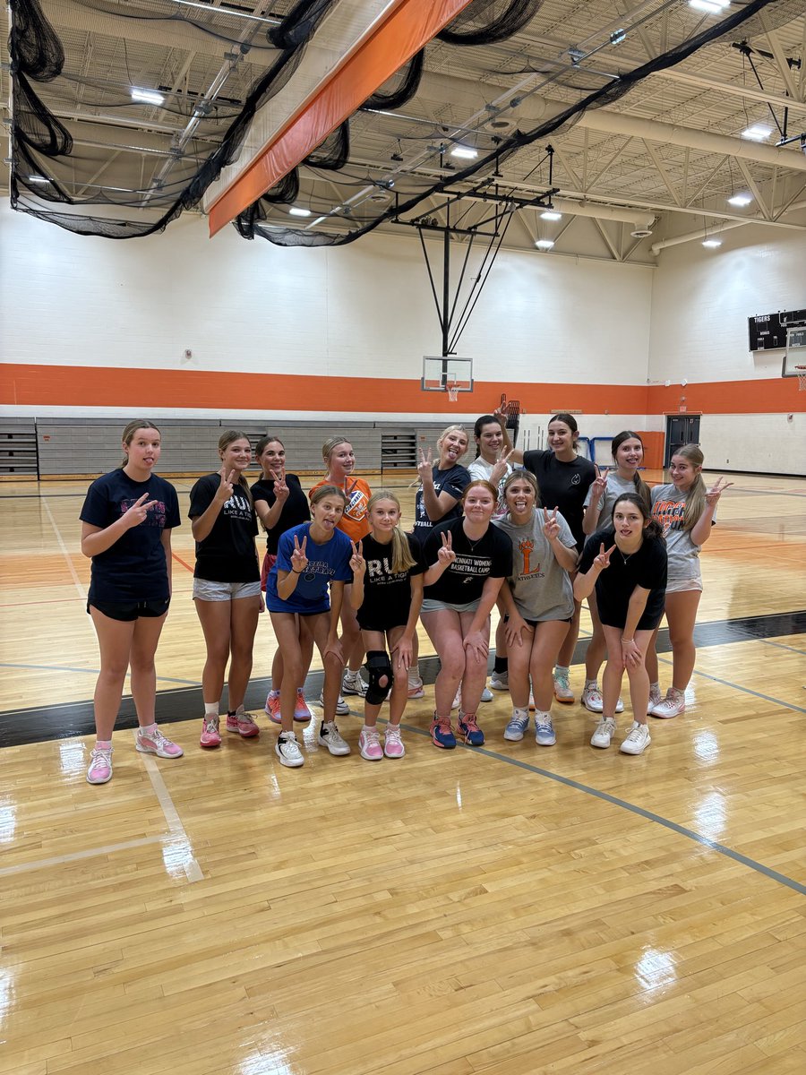 Loveland Girls Basketball 🐾 🏀 tweet media