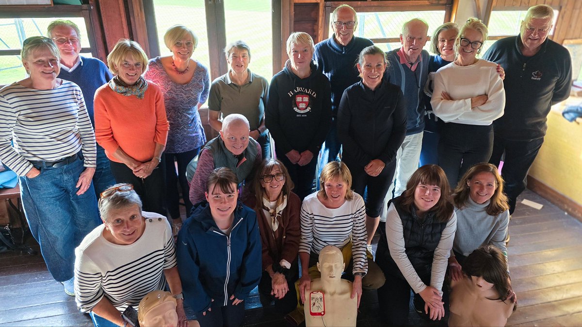 Its international #RSAH 
Re Start a Heart week &amp; 19 members of Walmer lawn tennis &amp; croquet club had a super time today learning the life saving skills of CPR &amp; AED. A Lively, fun session &amp; everyone left with bags of confidance to #MakeADifference 🙌💓 in <a href="/Deal_Town/">Deal Town</a> well done all