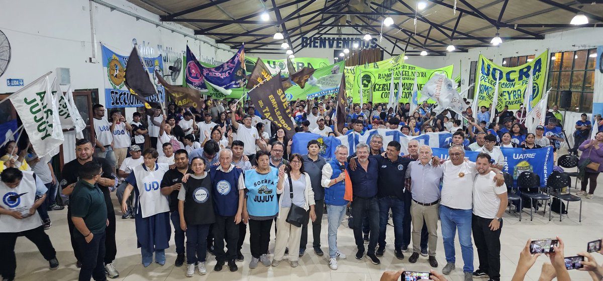 TejerinaFabian's tweet photo. CORRIENTE “SAÚL UBALDINI” – CGT JUJUY APOYA A JUJUY CRECE

En un multitudinario acto realizado en la sede de la UTA (Unión Tranviarios del Automotor), sindicatos y trabajadores se convocaron para expresar su apoyo al @Gobiernodejujuy y sus candidatos de @JujuyCrece. https://t.co/QH8WvJidcX