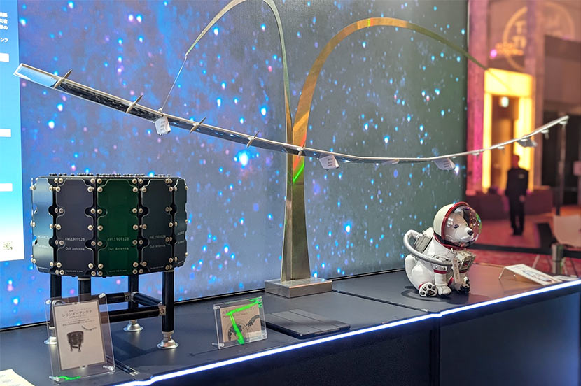 SoftBank's tweet photo. きょう10月23日は #電信電話記念日📞
電話の発明から約150年。その間、固定電話は携帯電話へ進化、基地局は地上から空へ広がりを見せています。
いつでもつながり続ける世界の実現を目指し、ソフトバンクが取り組む次世代の通信技術を紹介します。
https://t.co/DlkYw3lQpO
#UTX #HAPS
#SoftBank https://t.co/2nZHinjbvT