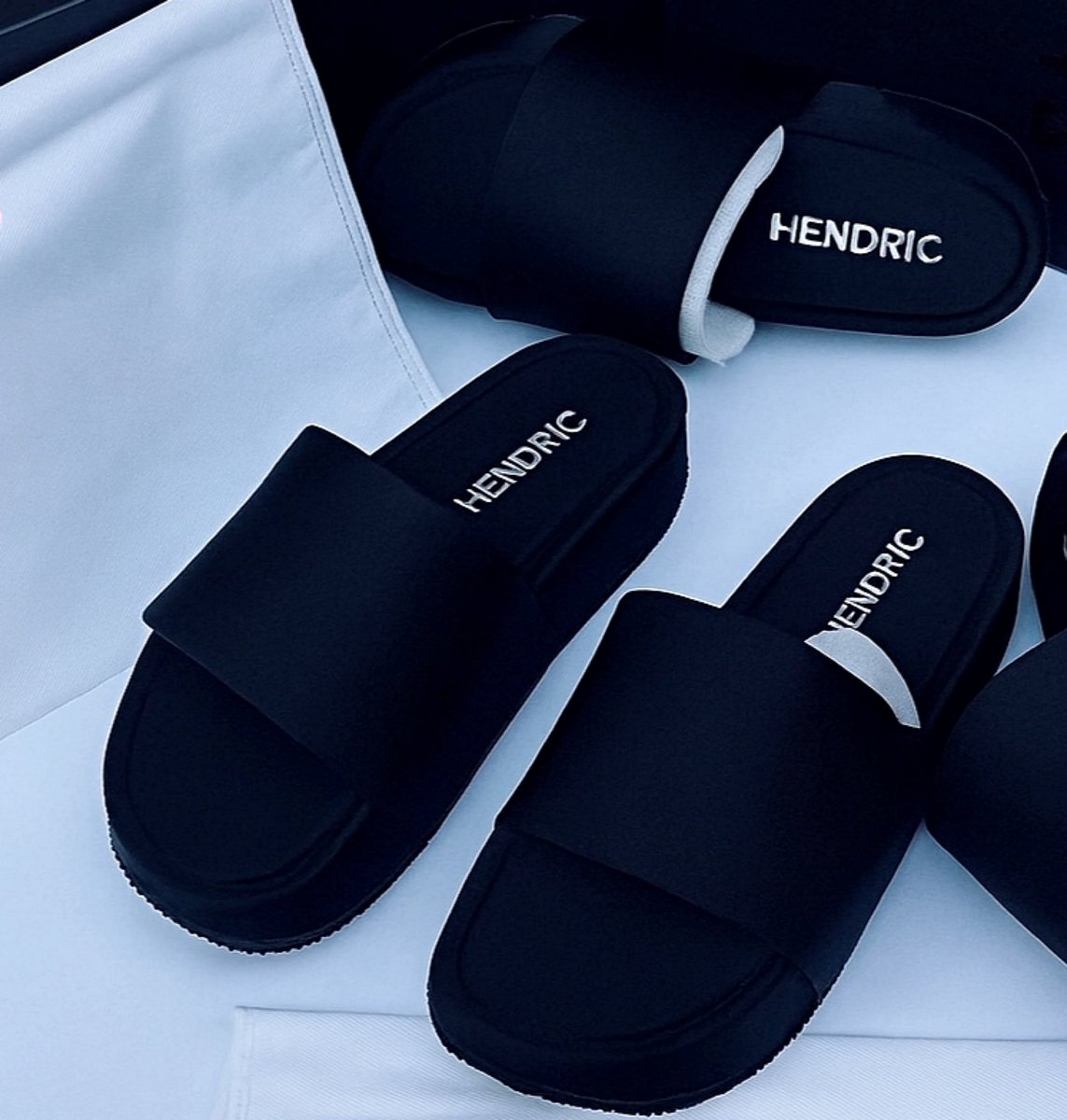 We Belong Somewhere Different ❤
Designed for those WHO DARE🤝🏽
H E N D R I C