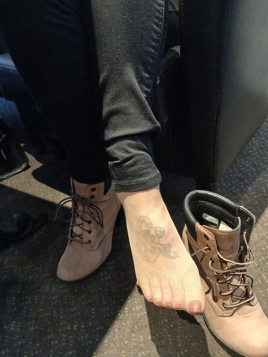 Lunchtime refreshment the men seem to like the view 😀