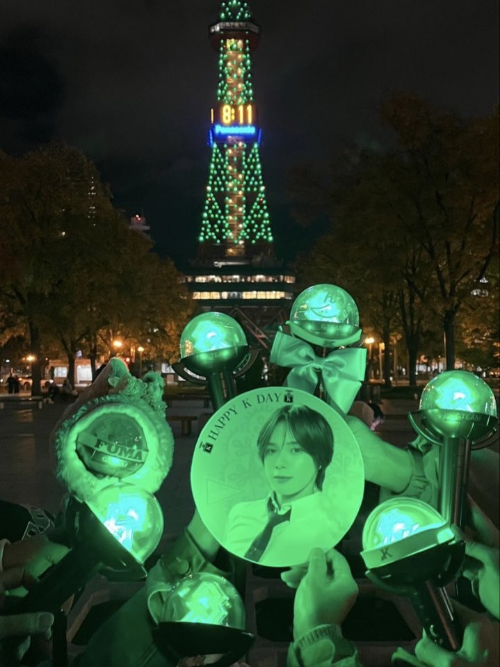 lightupforK2024's tweet photo. 🗼𝟐𝟎𝟐𝟓 𝐋𝐢𝐠𝐡𝐭 𝐔𝐩 𝐅𝐨𝐫 𝐊 𝐢𝐧 札幌 💚

今年のセンイルライトアップもたくさんのLUNÉと一緒に素敵な思い出が作れました🗼本当にありがとうございます·͜· ❤︎ケイくんもLUNÉもBig Love🫶🏻

See you next year 🌙𖤐⡱

#LightUpForK2025 
#HAPPY_K_DAY
#andTEAM_K
#ケイくん https://t.co/zPWRX01Lbz