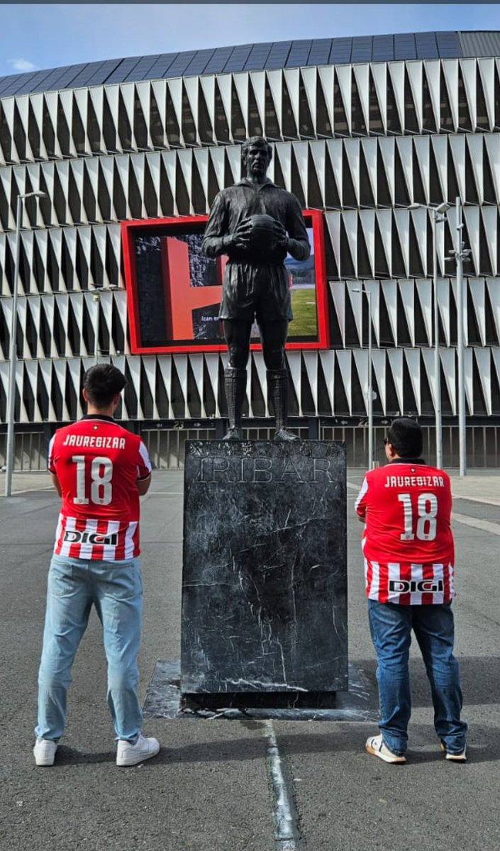Mis leones. El tercero, papi, sonríe desde el Cielo. 
Un sentimiento ❤️🤍❤️