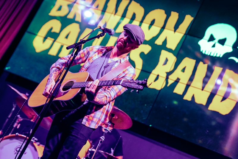 I’ll be hosting open mic at Sweetwater Grill tonight at 8:00pm. Bring those songs! 

Photo by Faith Merchant 
.
.
.
#brandoncallies #singersongwriter #indieinfusedamericana #altfolk #yallternative