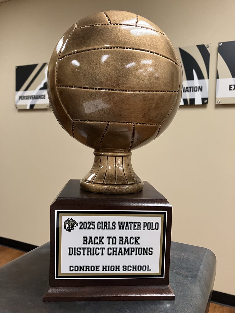 ConroeHighSwim's tweet image. And still ….District Champs! 🤽🏻🐅@ConroeHSCISD @ConroeHS9 @Conroeathletics