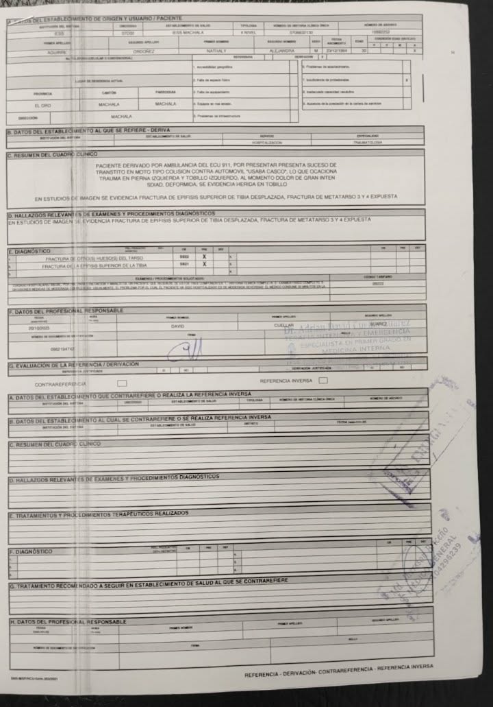 abgpaty's tweet photo. @IESSec Mi hija tiene fractura expuesta tipo tres ingresada el 20 de oct en IESS Machala no ha sido intervenida NO HAY MEDICO hoy amaneció con FIEBRE significa q se está AGRAVANDO su situación, trabajadores Sociales no cumplen a cabalidad con su función se sientan y miran 💻0 gestión https://t.co/grLstE8NXa