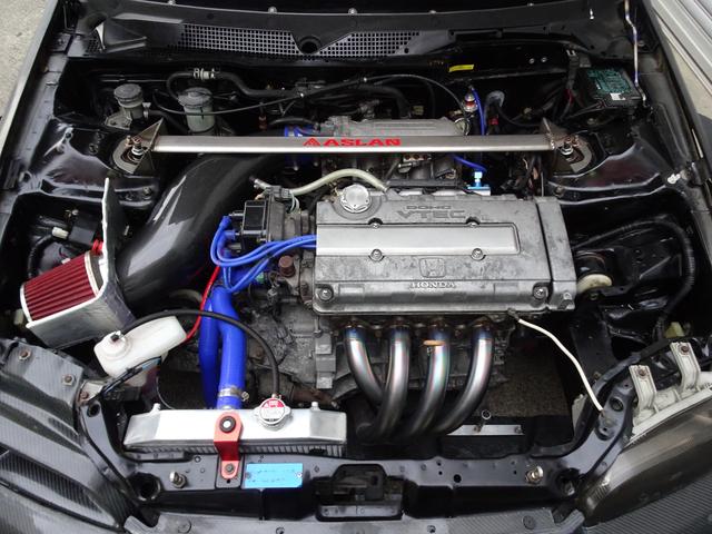 EG6タイムアタック号値下げしました！
どなたか貰ってやってください！
走行会などでK型に真っ向勝負出来ます！
装着している部品代考えたら絶対お買い得です！
書類付きなので頑張れば車検も取得可能です！

【装着部品】
■ASLANカーボンフロントバンパー
■FRPボンネット/フェンダー