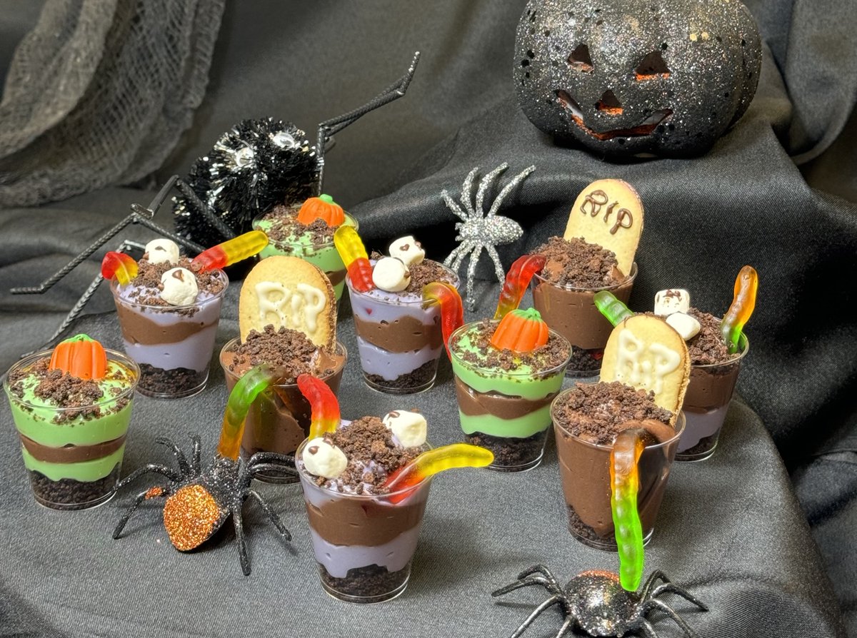 FCCater1ng's tweet image. Trick or treat yourself to these last-minute Halloween meals/snacks! From ghoulish goodies to eerie eats we&apos;ve got the perfect treats to spook up your party!
Book now: fccatering.com
#HalloweenMenu #DCCatering #NoVAParties #SpookyEats #FallEvents #HalloweenFun #Catering
