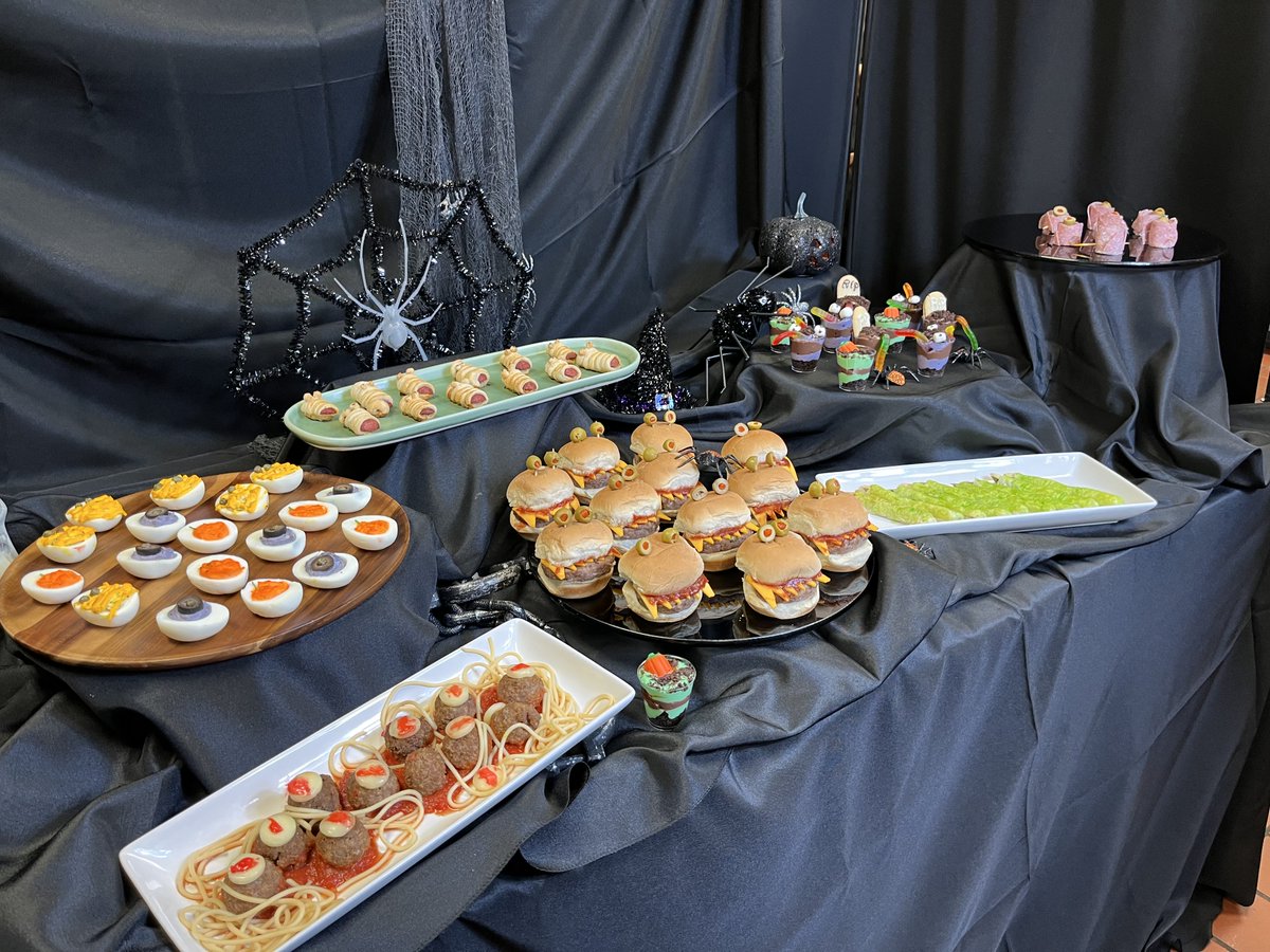 FCCater1ng's tweet image. Trick or treat yourself to these last-minute Halloween meals/snacks! From ghoulish goodies to eerie eats we&apos;ve got the perfect treats to spook up your party!
Book now: fccatering.com
#HalloweenMenu #DCCatering #NoVAParties #SpookyEats #FallEvents #HalloweenFun #Catering