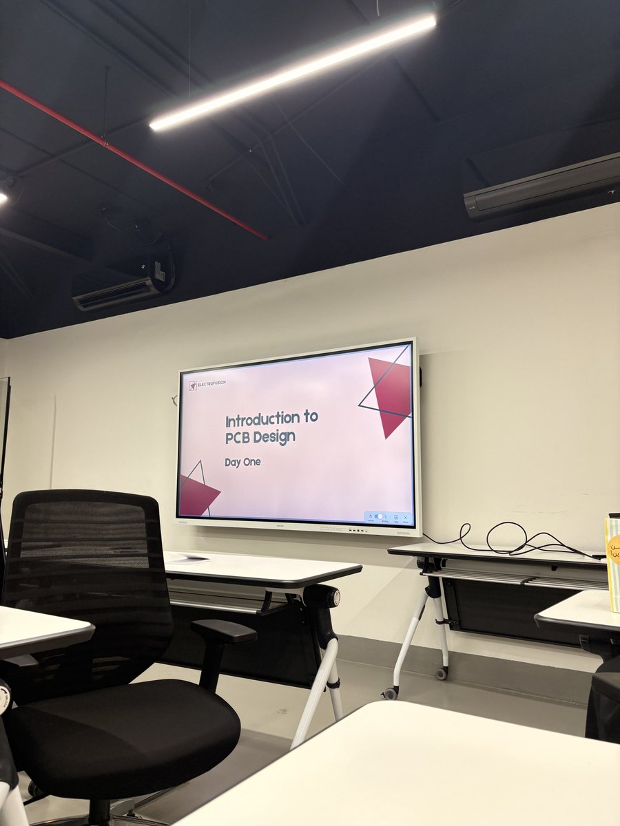 ceocoder5's tweet image. Day 1 ⚡️💡

#قبل_التيار #مجتمع_التصنيع