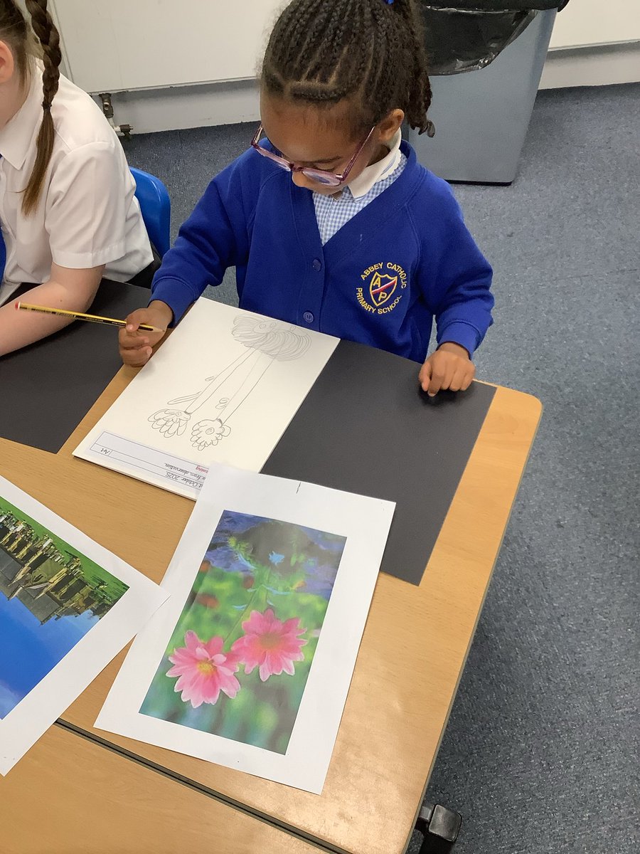 AbbeyPrimary's tweet image. Having completed our #fieldwork in #Geography yesterday, we are now drawing from observation pictures that we took. Some pictures are human features and some are physical. We have to concentrate really hard and look at what we are drawing. #Y1 #Art