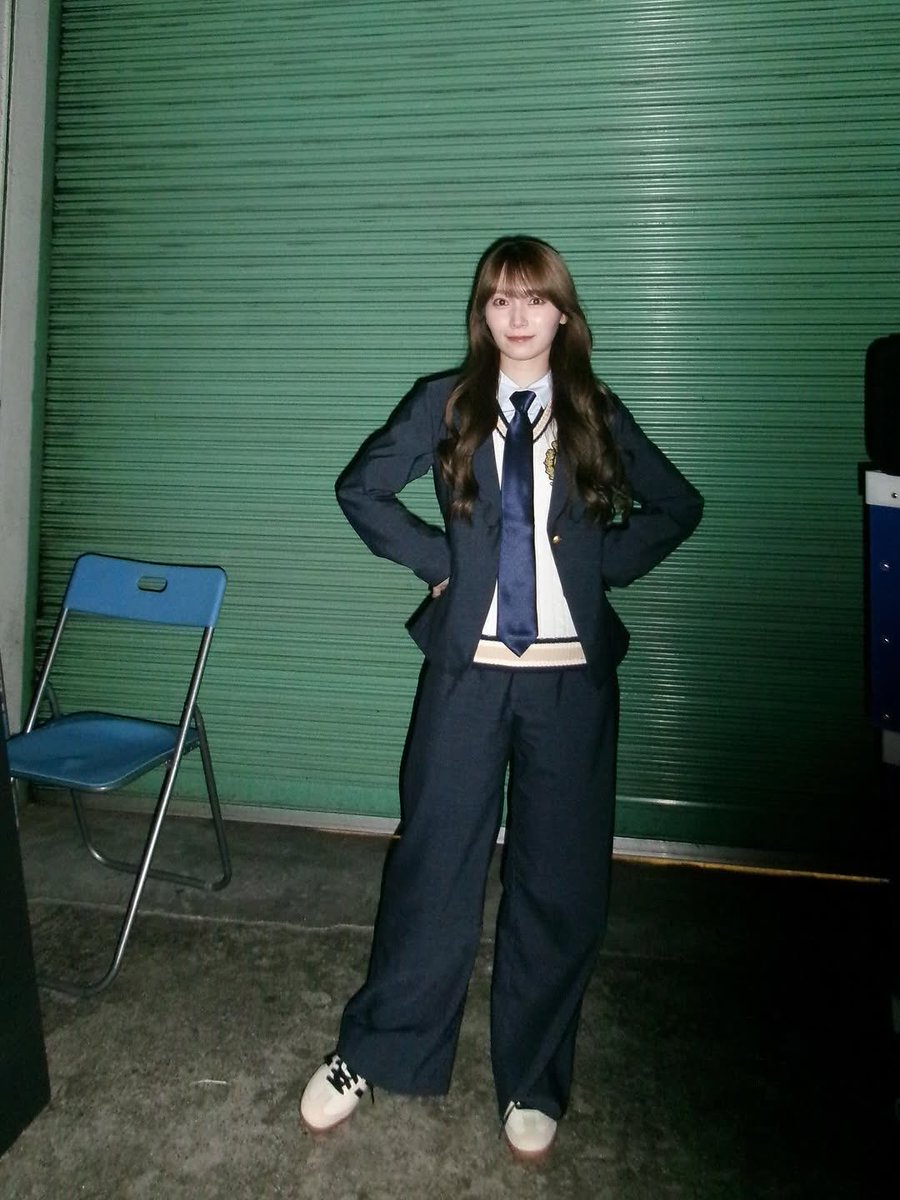 🌸櫻坂46 Unhappy birthday構文 MV着用スニーカー 【守屋麗奈ちゃん