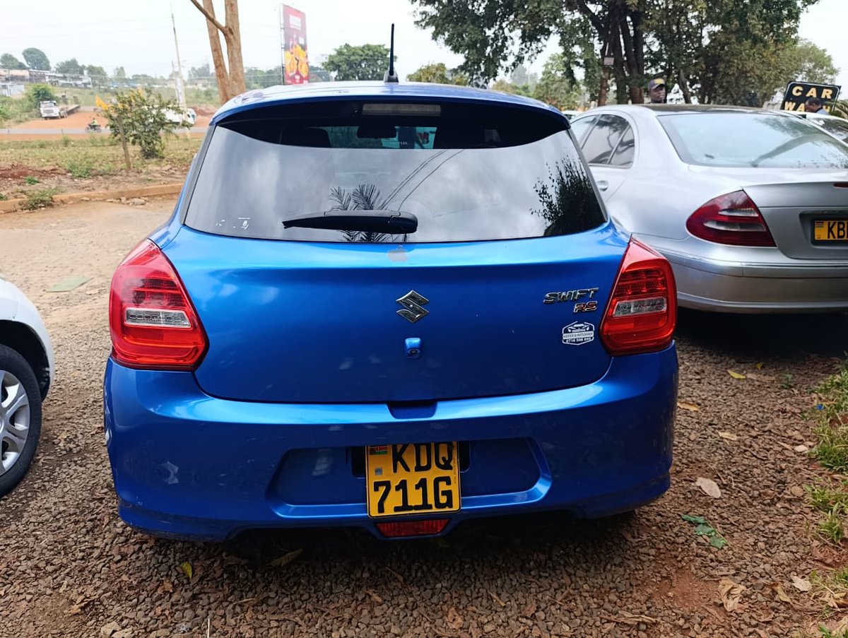 swiftmikes's tweet image. Suzuki Swift RS 2017
1000cc 3-Cylinder Turbo | 150Nm
Auto  Gearbox with Paddle Shifters
Price: KES 1.25M
📞 0792 806474.