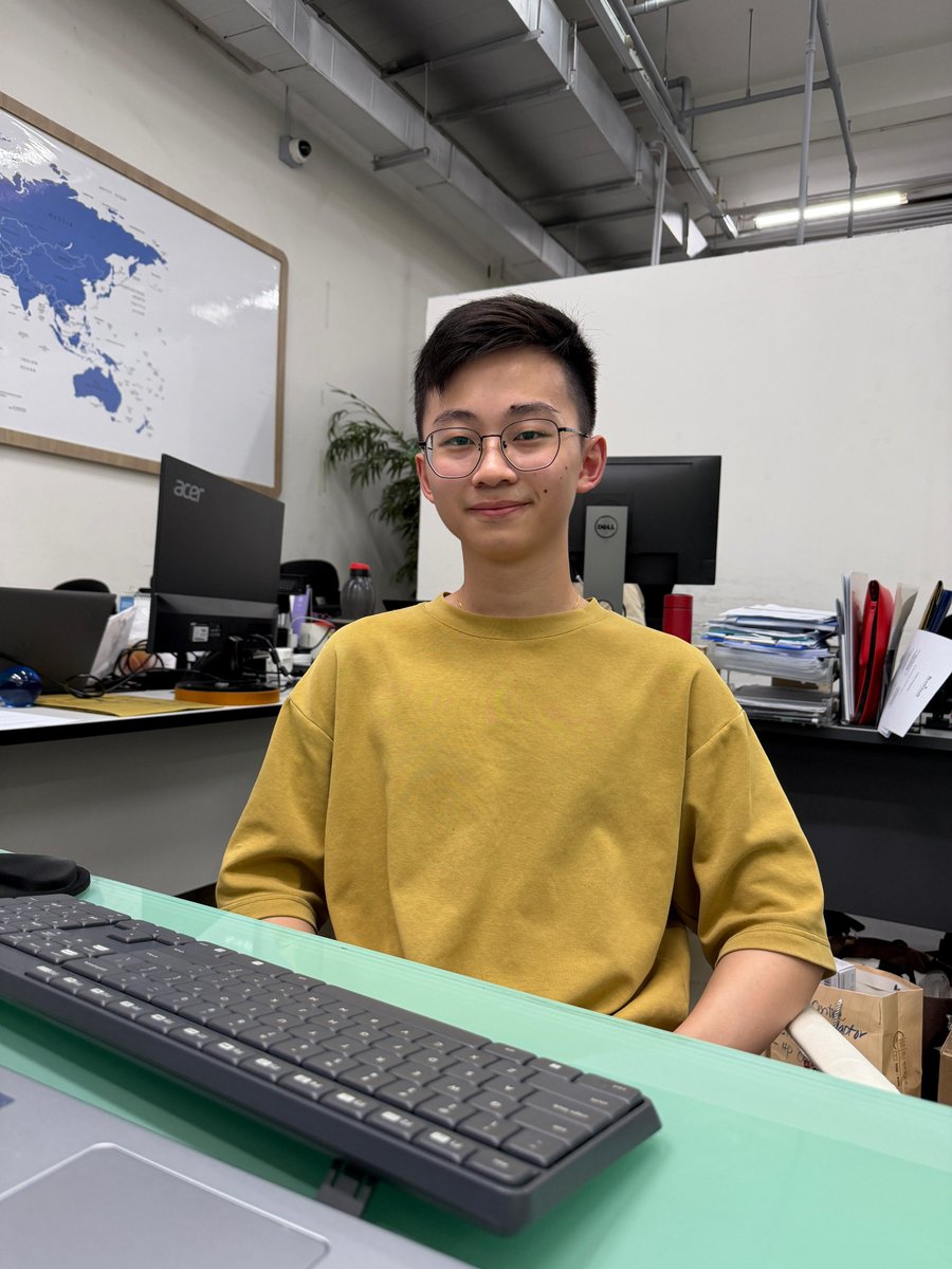 Declarators_'s tweet image. *Declarators mass recruitment drive*

We’re halfway through the week! Please join us in welcoming Desmond Tan to our Logistics Team!

#Declarators #Logistics