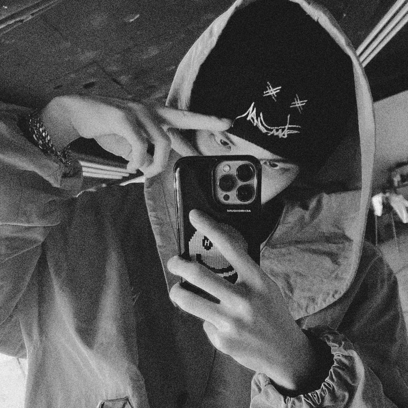 cześć 

próba powrotu to wypada sobie znaleźć jakichś rozmówców tak więc po staremu zasady są proste 

serducho - odzywam sie 
rt - będę dozgonnie wdzięczny 

miłego dnia bądź wieczoru