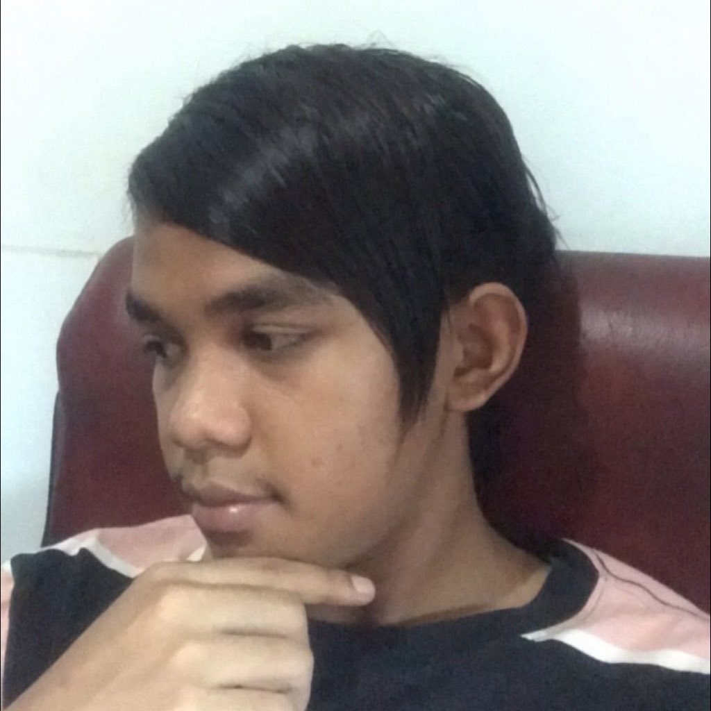 riskandar tweet media