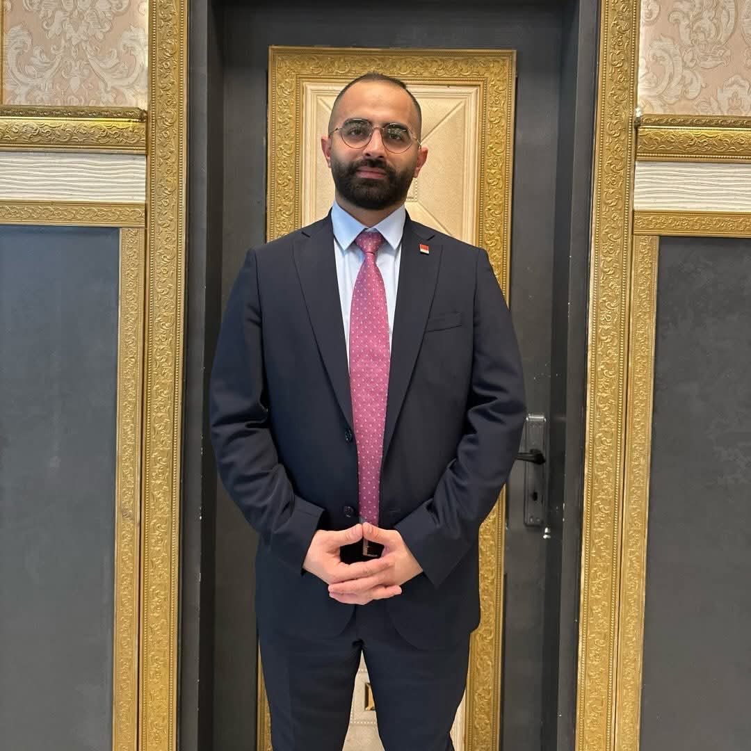 Bu arkadaşlar kim? 

<a href="/onursaladiguzel/">Onursal Adıgüzel</a> <a href="/alperyegin_/">Alper Yeğin</a>