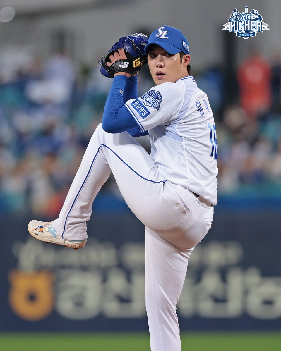 ⚾2025 PO 4차전⚾

[10월 22일 한화전 경기 스케치]

오늘도 어김없이 불타오른 사자 군단의 뜨거운 타격감🔥
6회말 경기를 원점으로 돌리는 김영웅의 완벽한 쓰리런!💙

7회말 다시 한번 쓰리런을 날려 역전을 이끌어낸 김영웅!

짜릿한 역전승을 만들어낸 사자들의 4차전 현장을 공개합니다💙