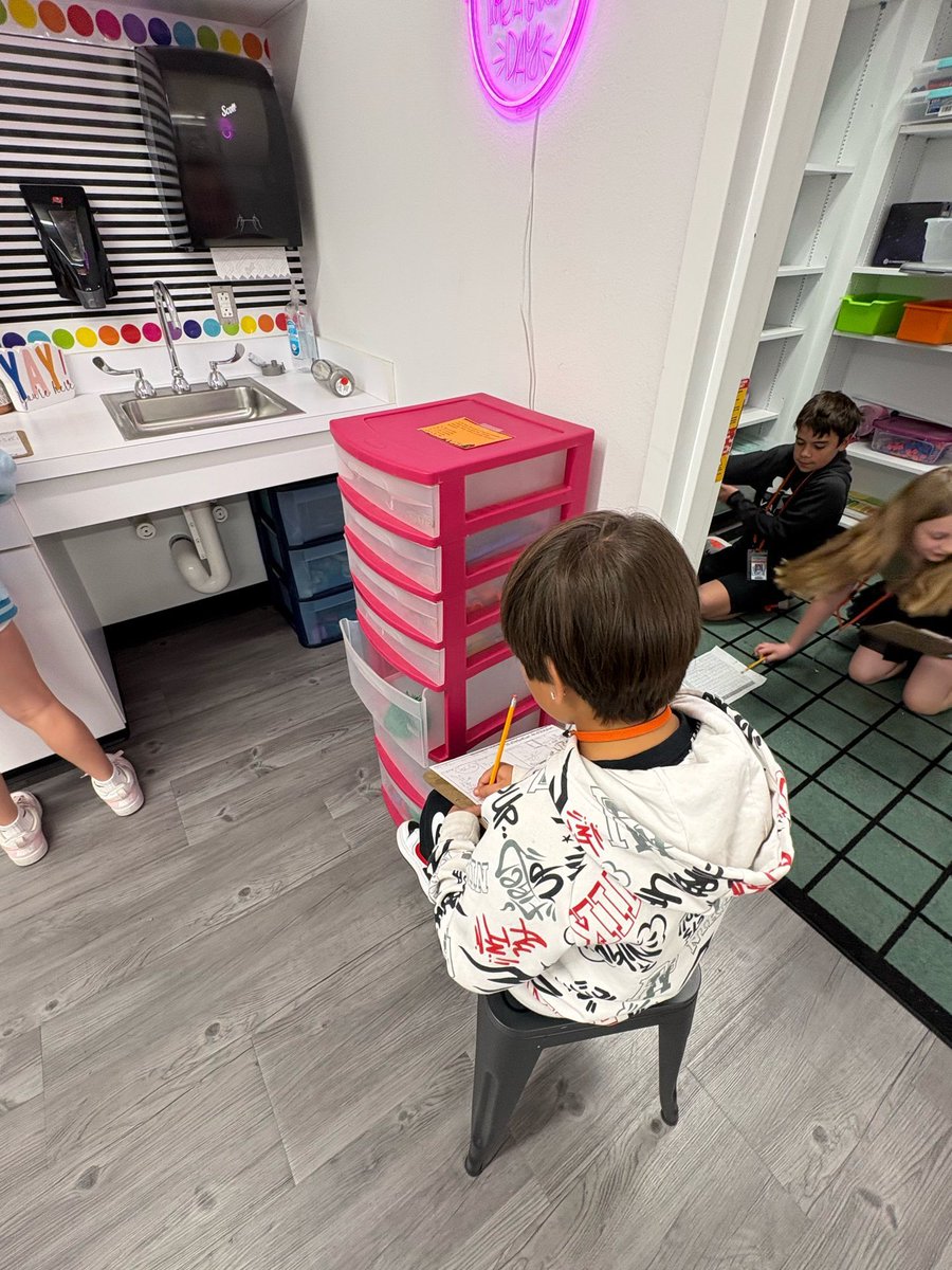 East Elementary tweet media