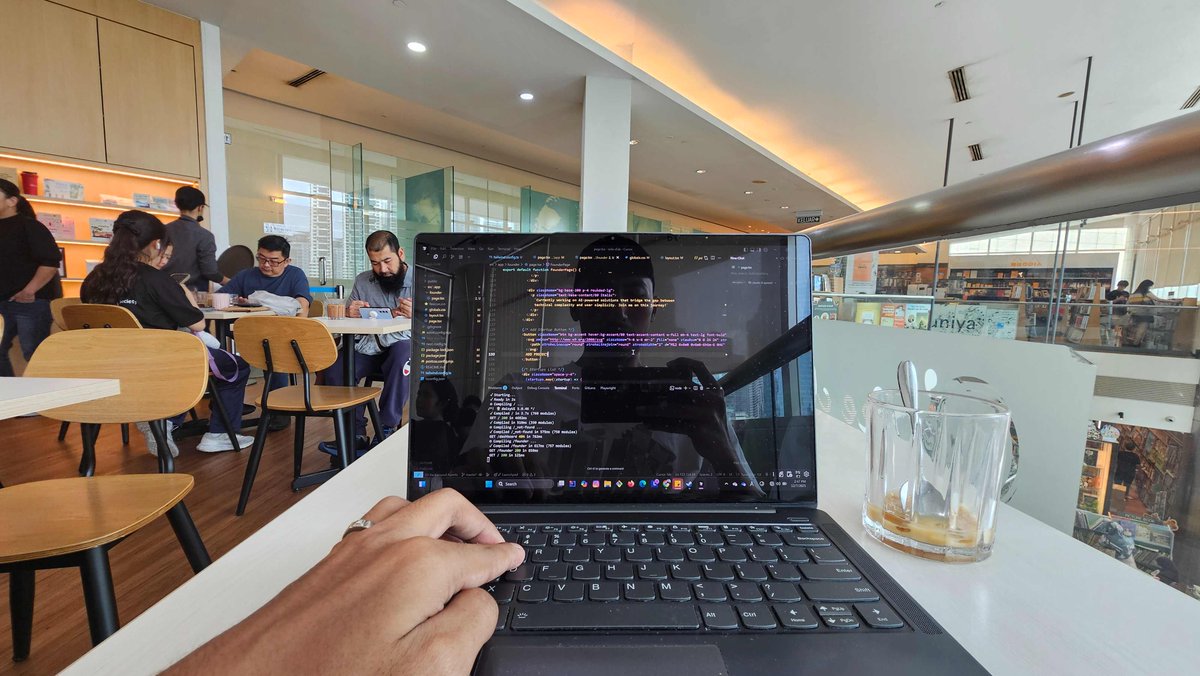 stackashx's tweet image. From "what's Javascript?"
to
Building 5 startups in 3 years.