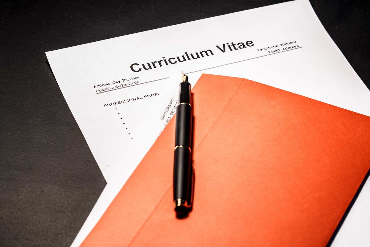 JCPinCornwall's tweet image. Will your CV stand out from others when applying for a job? 
Get advice and tips from #Jobhelp on how to write your CV and covering letter, what to include and what to avoid here ow.ly/YYeZ50X0UuN
#CVTips #CornwallJobs