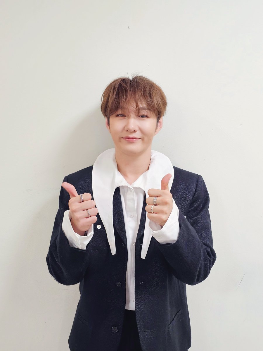 [📸] ✨251022 The Moment : Live on #Melon #이창섭 COMEBACK LIVE✨

창섭 군의 미니 2집 <이별, 이-별>을
처음 선보이게 된 #TheMoment 💚

앞으로의 보여드릴 게 훨씬 더 많으니까
기대 많이많이 해주세요.ᐟ.ᐟ ᡣ˶ᵔ ᵕ ᵔ˶𐭩 ♡

#LEECHANGSUB 
#이별_이_별 #ENDAND #주르르 
#멜론 #TMLM