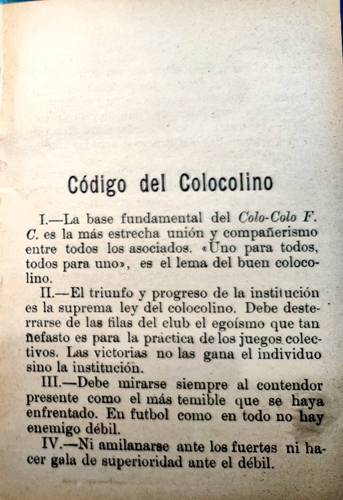 histocolocolo's tweet photo. Para quienes gustan de estas cosas de nuestra historia, les dejo una copia de los estatutos publicados por Colo-Colo en el año 1929, que incluyen también el código del colocolino. https://t.co/2owTE42kJH