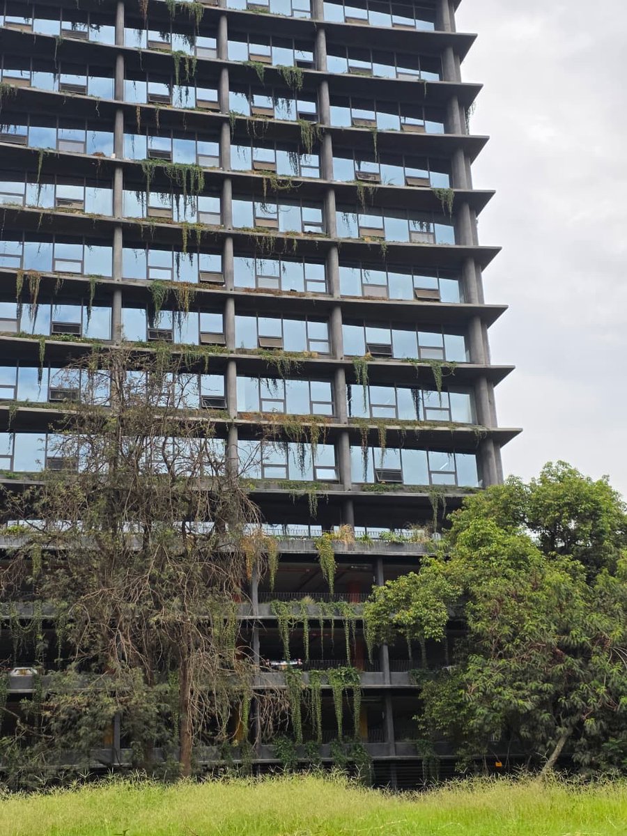 PrairieBuilders's tweet image. This building is in Westlands. Whoever designed it must be a very bold architect