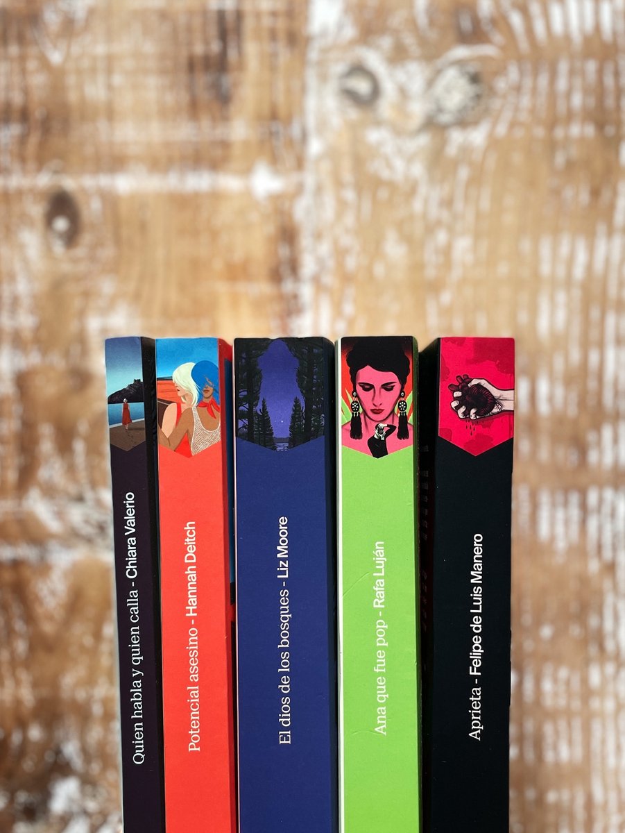 5 thrillers perfectos para leer este octubre 🍂

Las noches son más largas, el aire huele a lluvia y las historias oscuras llaman desde la estantería. Si buscas intriga, tensión y una lectura que no te deje dormir, aquí tienes cinco thrillers imprescindibles.