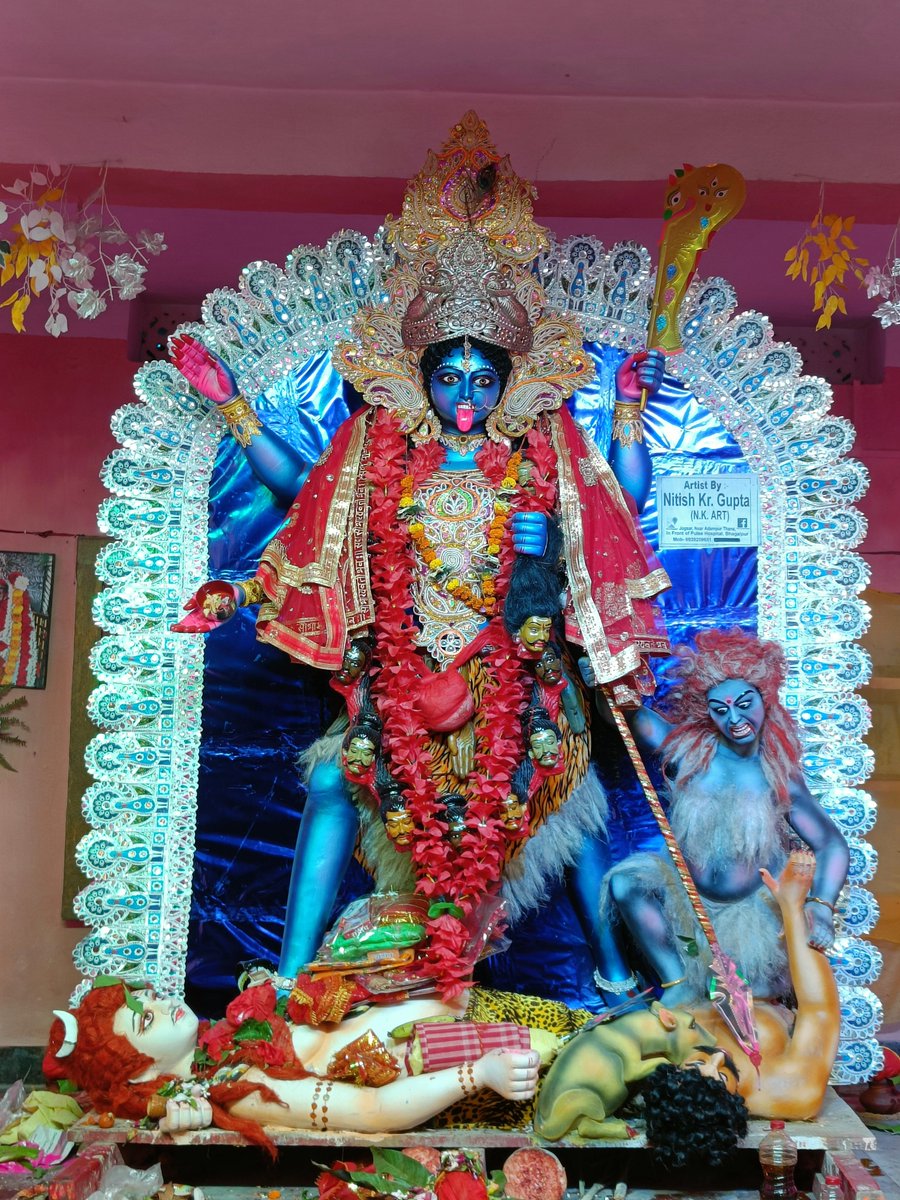 भागलपुर के बूढ़ानाथ क्षेत्र में स्थापित माँ काली की कुछ प्रमुख प्रतिमाएं।
1. Omkar Kali
2. Bam Kali
3. Mashani (Shamshan) Kali
4. Upkar Kali
भागलपुर भक्ति विभोर है, आज रात बेदी पर से उठेंगी माँ और 36 घंटे तक चलने वाले 72 वीं अशोभायात्रा होगी शुरू।