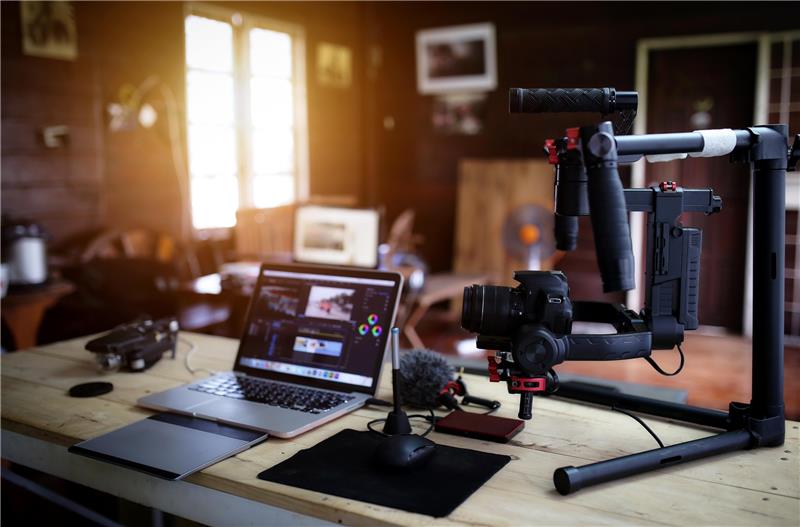 ExistentialAI's tweet image. Preserve your family’s legacy, one story at a time. With Dipper, recording and saving voices from the past is simple, high-quality, and timeless.
 
bit.ly/3IRyLqZ
 
#Dipper #DipperAudio #audiomastery #contentcreators #musicians #podcasters #audioenthusiasts #soundproject