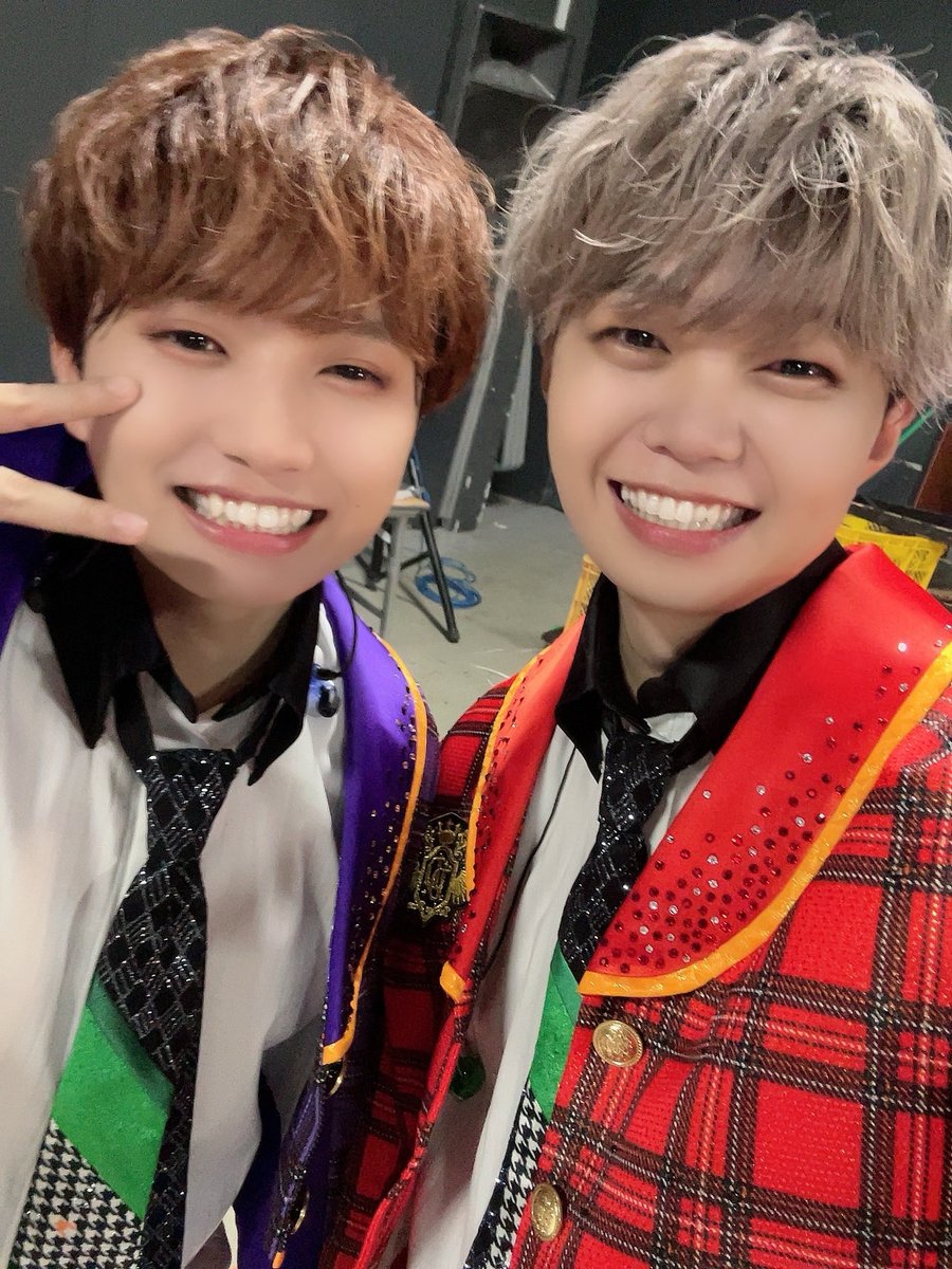adu_dd's tweet photo. なんか似てる。 https://t.co/x3RMFP4WKh