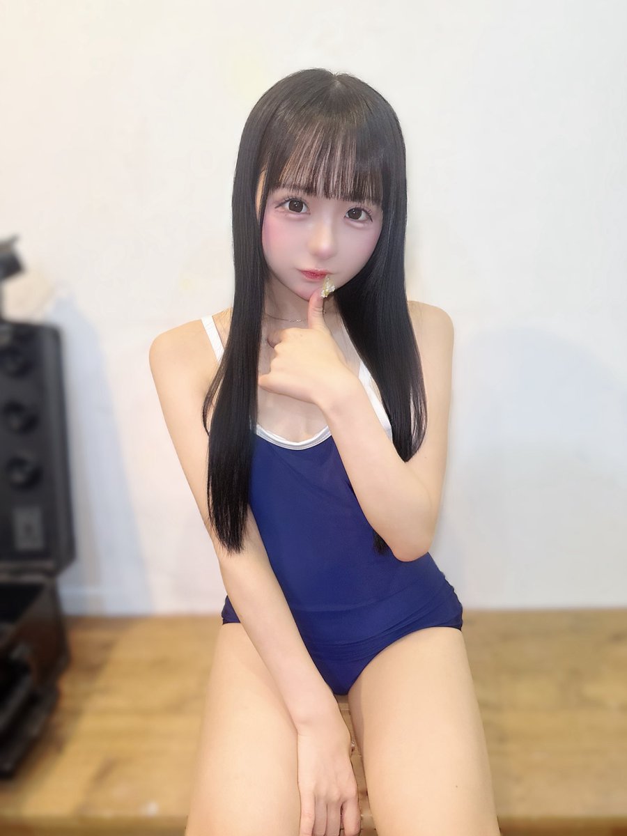 みお tweet media